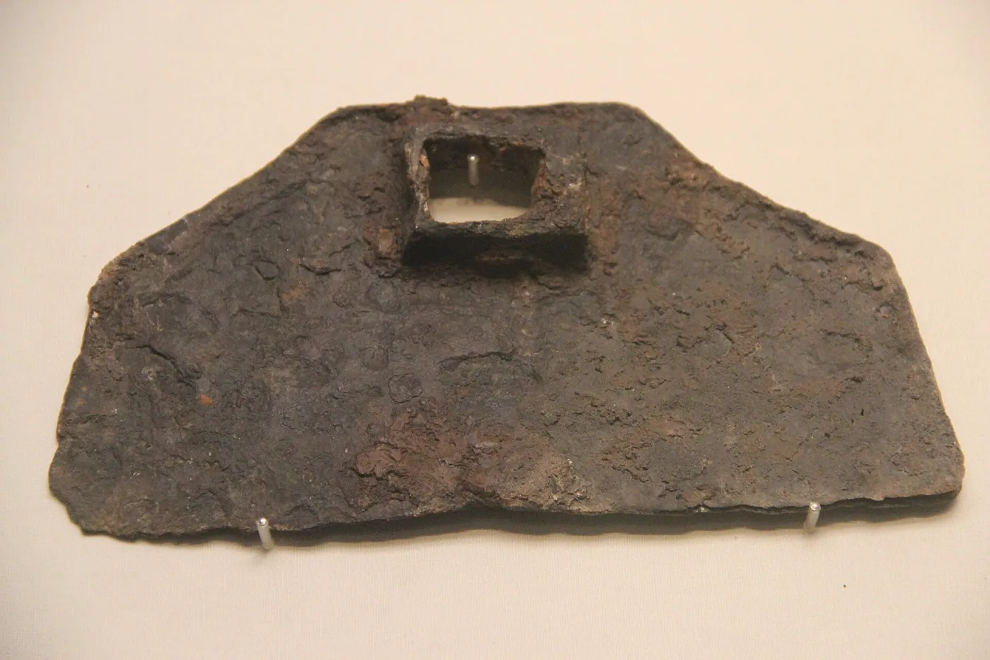 A Warring States iron hoe from the state of Yan, excavated in Hebei in 1958 (National Museum of China). Bronze Age farmers still worked mostly with wood and stone; once iron tools spread, clearing and tilling land became far more efficient.