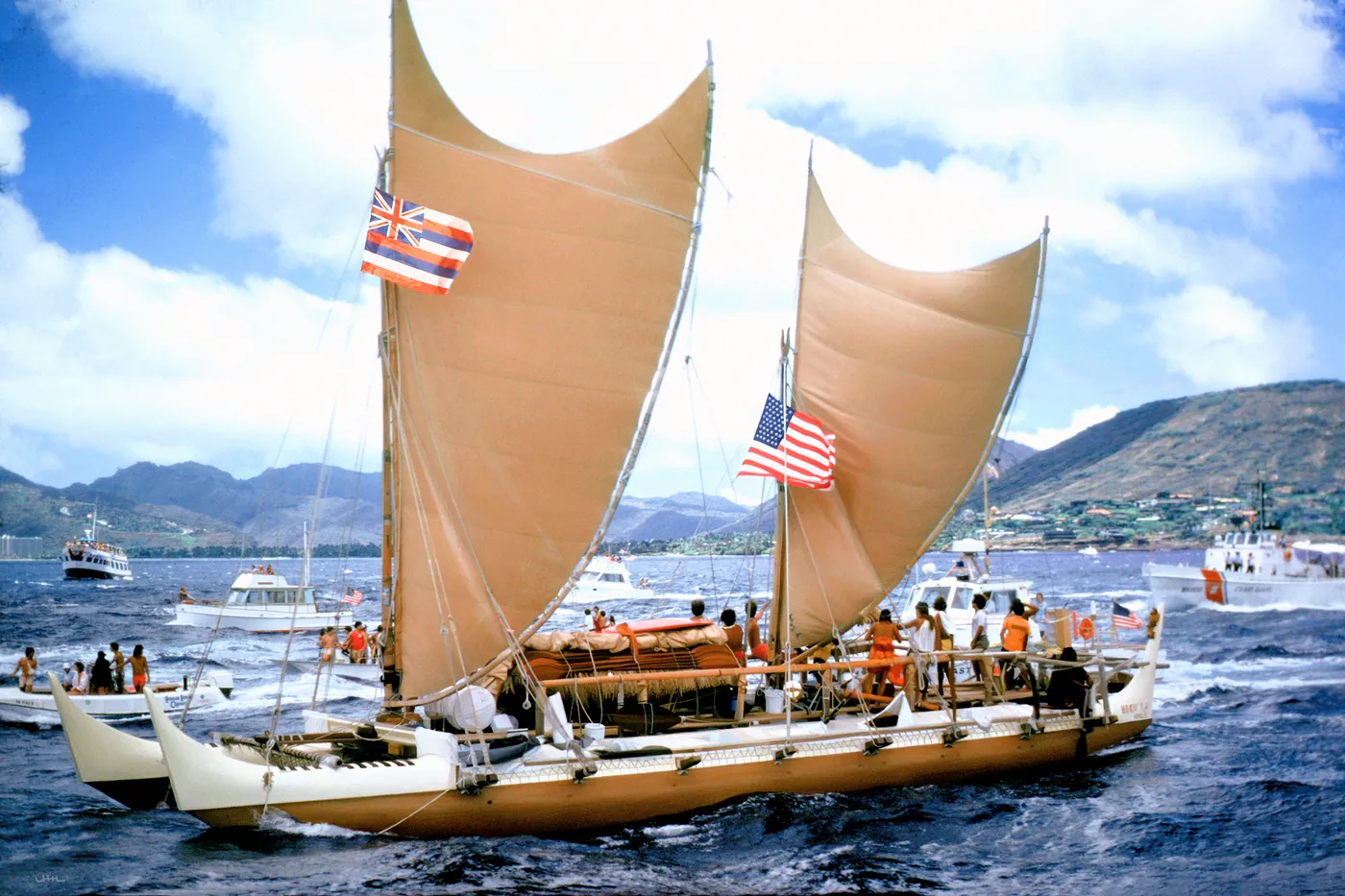 The reconstructed voyaging canoe Hōkūleʻa arriving in Honolulu from Tahiti in 1976 (photograph by Phil Uhl). That year she reached Tahiti from Hawaiʻi without instruments, and sent an academic hypothesis into history.